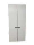 Armoire haute blanche en bois mélaminé