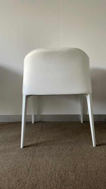 Chaise de réunion avec accoudoirs, coque et dossier plein