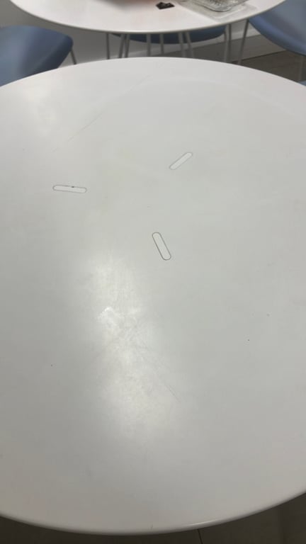 Table ronde de cafétéria