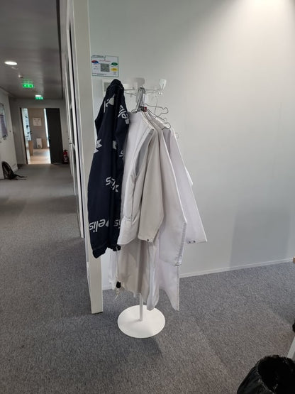 Porte-manteau en métal