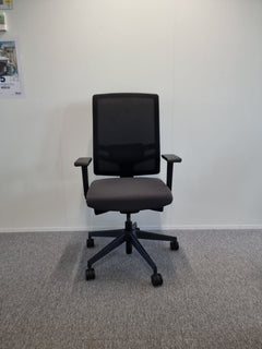 Fauteuil de bureau en résille, piètement étoile