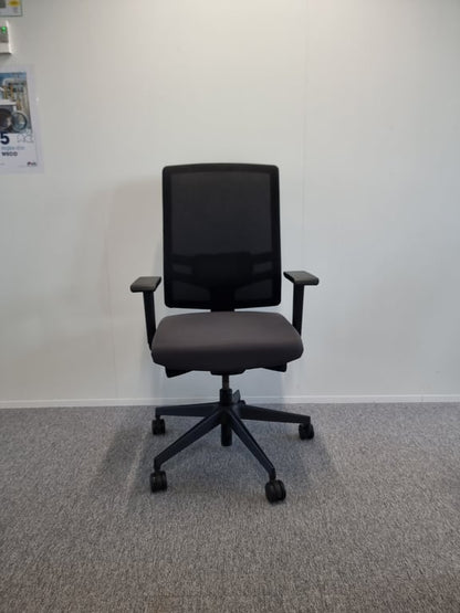 Fauteuil de bureau en résille, piètement étoile