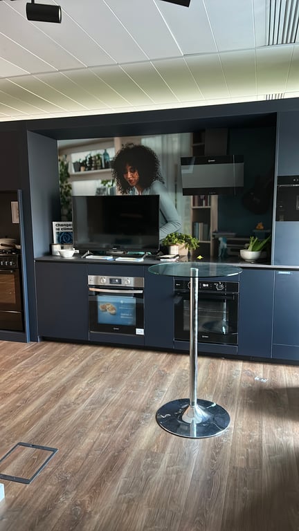 Mange-debout ronde 60x60 Greychrome - ambiance
