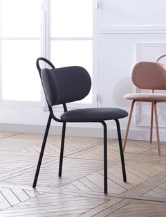 Chaise d'extérieur en métal noire