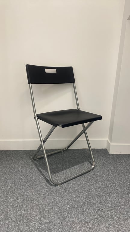 Chaise de réunion pliable en plastique et métal