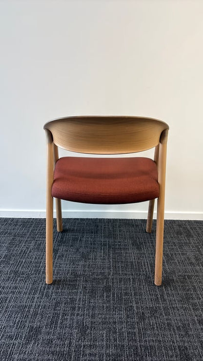 Chaise de réunion en bois et tissu