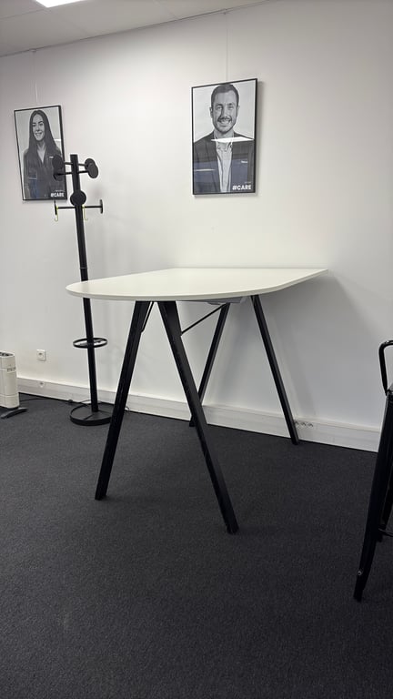Table haute 140x100 Blanc et Noir - 3-4
