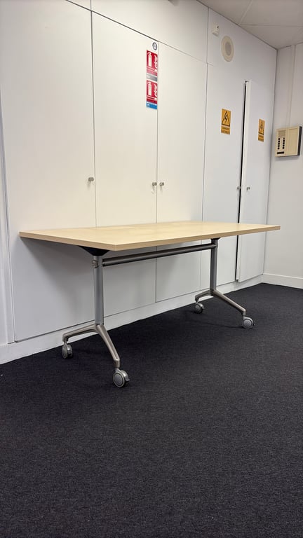 Table polyvalente 160x80 bois chromé - 3-4