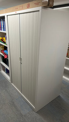Armoire haute à portes coulissantes - 3-4