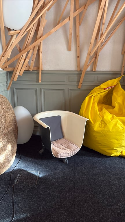 Fauteuil en Fonte avec Accoudoirs - 3-4