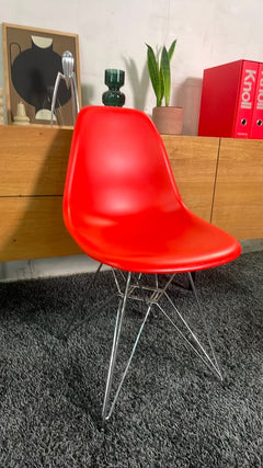 Chaise Vitra Eames Plastic Side Chair Rouge