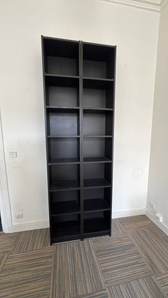 Bibliothèque en bois contreplaqué