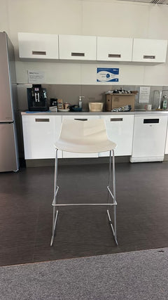 Chaise tabouret haut métal blanc - face