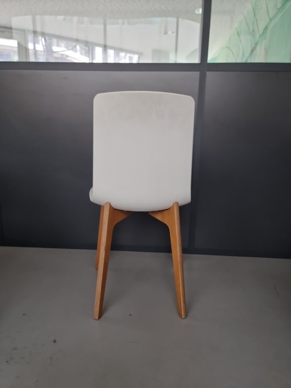 Chaise de cafétéria Enea design