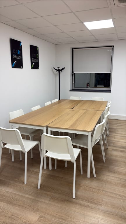 Table de cafétéria 130x70 IKEA MITTZON - 3-4