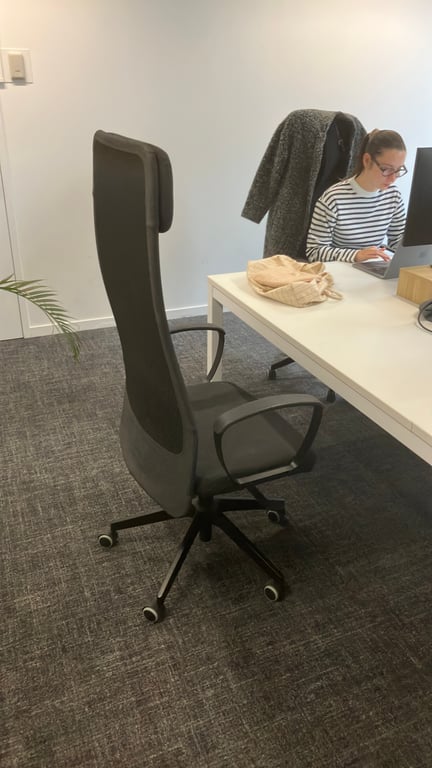 Fauteuil de bureau modèle Markus avec têtière