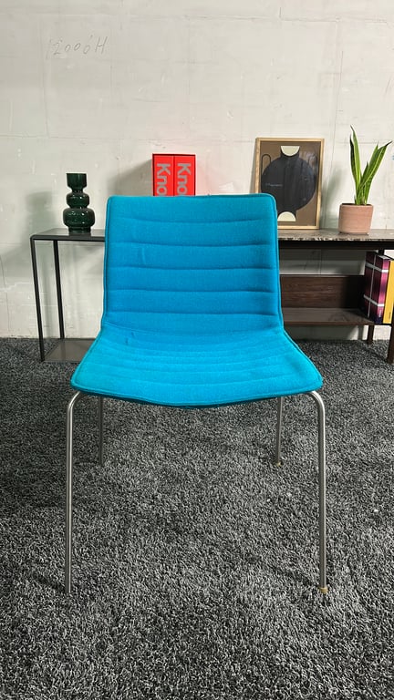 Chaise de réunion Arper Catifa 46 Bleu - face