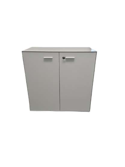 Armoire basse en plastique avec portes battantes