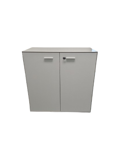 Armoire basse en plastique avec portes battantes