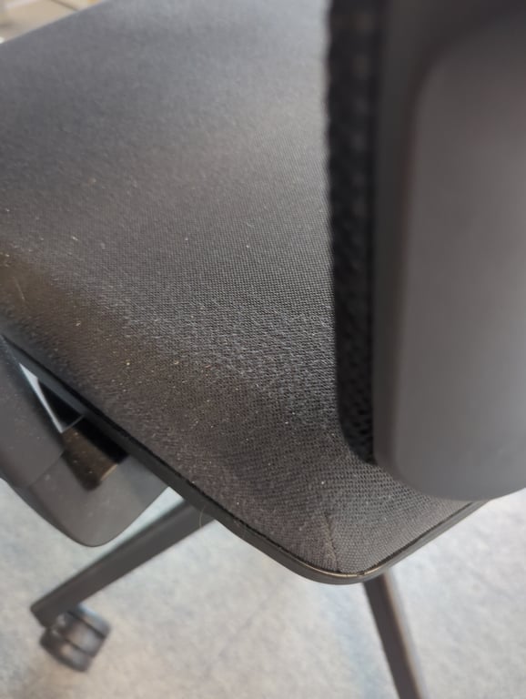 Fauteuil de bureau en résille, piètement étoile