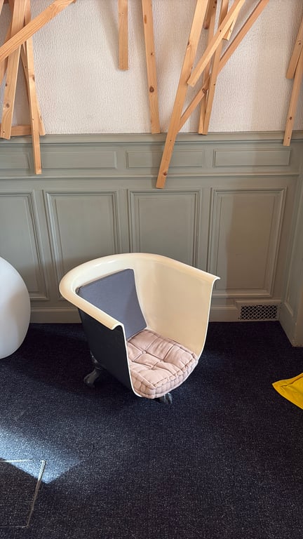 Fauteuil en Fonte avec Accoudoirs - 3-4