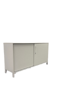 Armoire basse à portes coulissantes