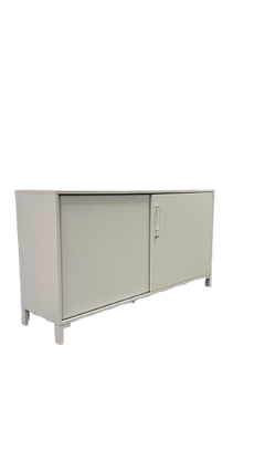 Armoire basse à portes coulissantes