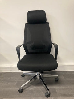 Fauteuil de bureau avec têtière et roulettes