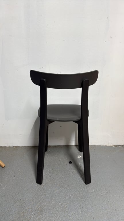Chaise de cafétéria Vitra en plastique noir - Modèle C0164 - arriere