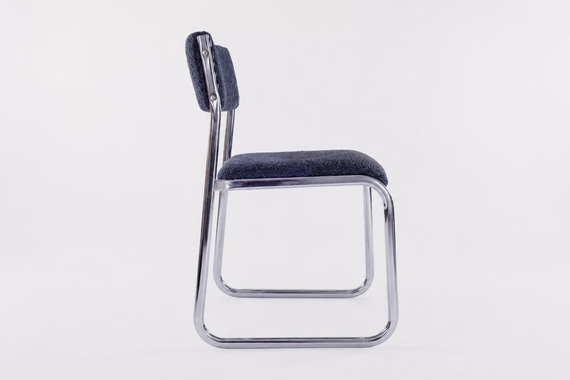 Chaise traineau en métal chromé tissu bleu