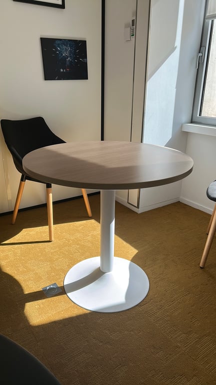 Table de réunion ronde chêne clair 80x80 - 3-4