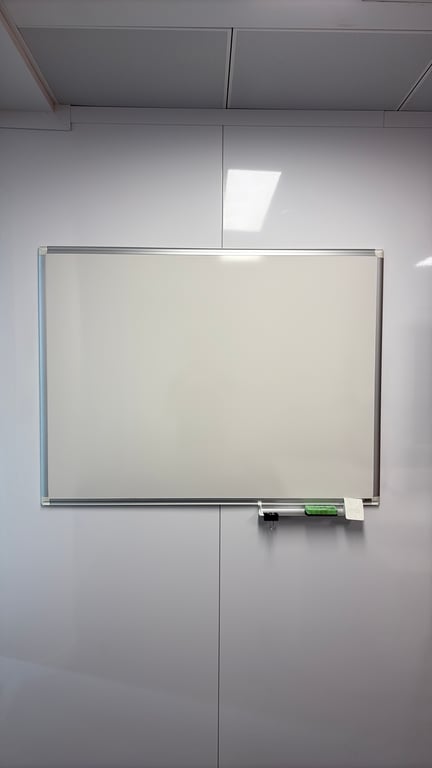 Tableau blanc Bi-Office 120x91 cm - 3-4