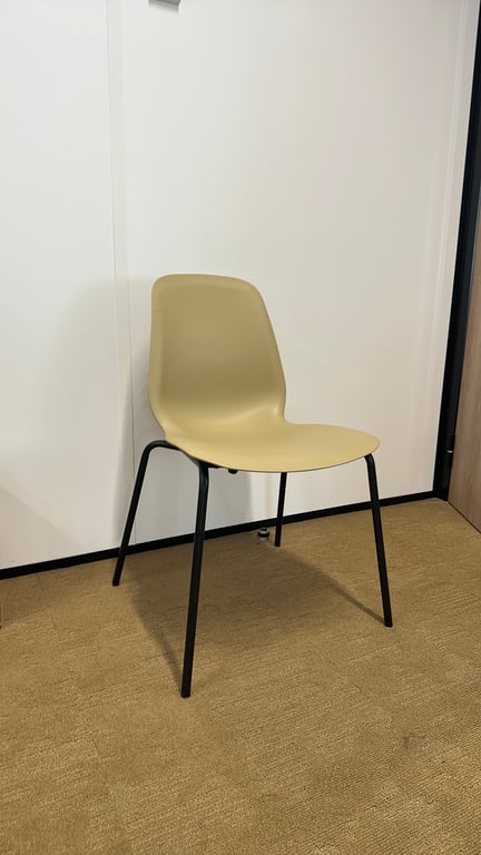 Chaise de réunion IKEA Skalsta Coque plastique - 3-4
