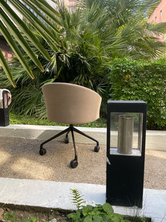 Chaise de réunion Viccarbe avec accoudoirs et roulettes