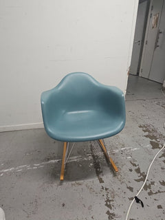 Chaise de réunion Vitra avec accoudoirs