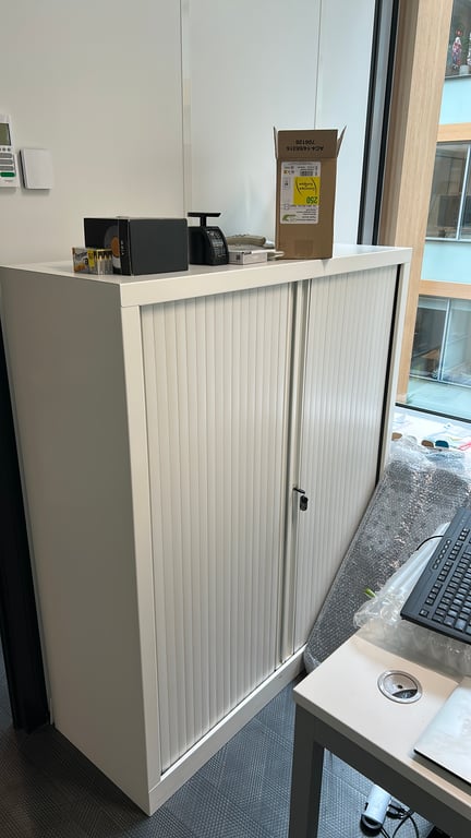 Armoire à rideaux Blanche - 3-4