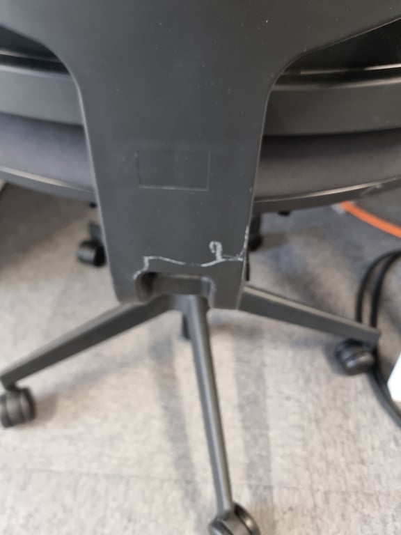 Fauteuil de bureau en résille, piètement étoile
