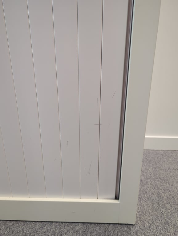 Armoire Basse avec Portes Coulissantes