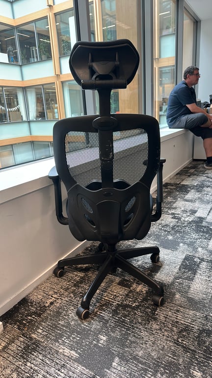 Fauteuil de bureau en résille noir - arriere