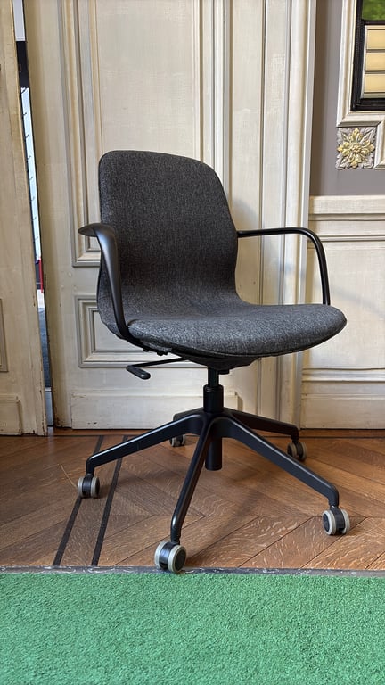Chaise de réunion ergonomique avec roulettes et accoudoirs - 3-4