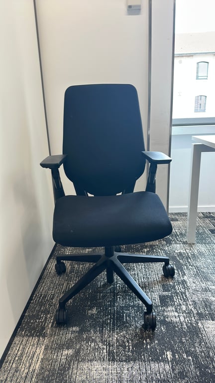 Fauteuil de bureau Steelcase Gesture Noir - face