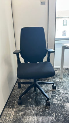 Fauteuil de bureau Steelcase Gesture Noir - face