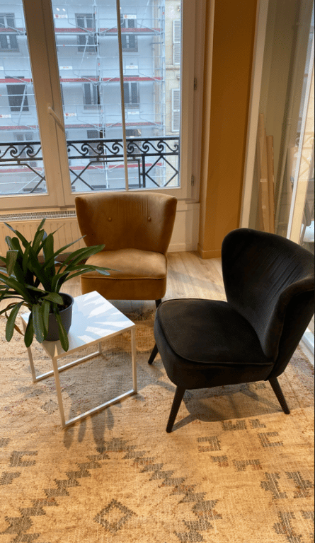 Table basse en métal blanc