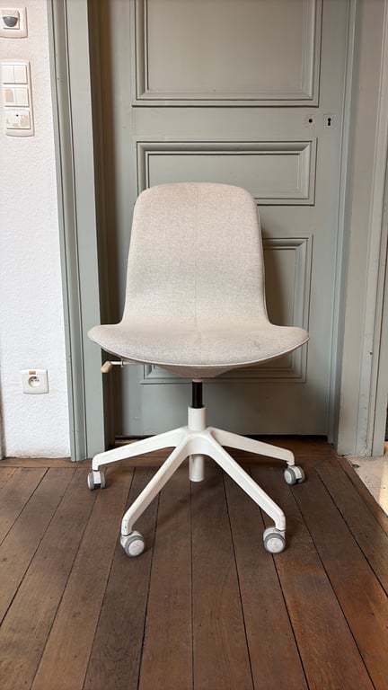 Chaise de réunion avec roulettes et rotation de l'assise - 3-4
