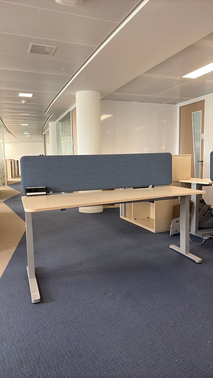 Bureau réglable 180x80 Haworth - Court à droite - 3-4