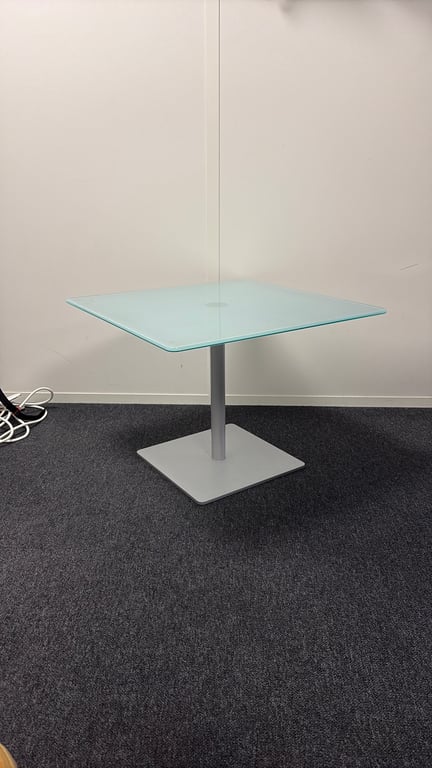 Table basse 60x60 en verre et métal - 3-4