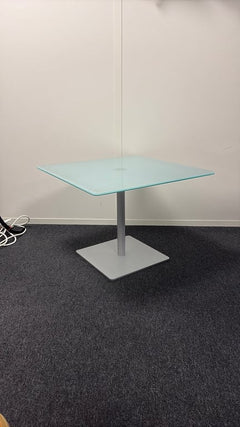 Table basse 60x60 en verre et métal - 3-4