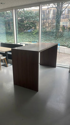 Table haute rectangulaire en chêne foncé
