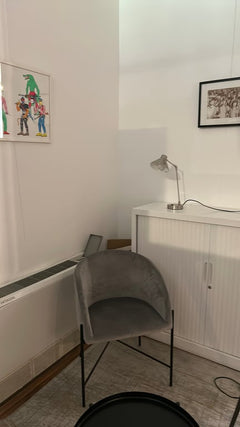 Lampe de table en acier brossé - ambiance