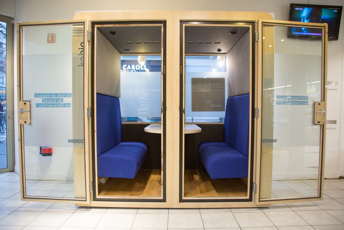 Cabine acoustique - Modèle Kabin livre service retrofitté